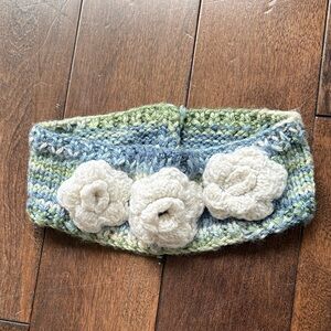 Like new Handmade Blue-Green Crochet Headband with Cream Flowers
